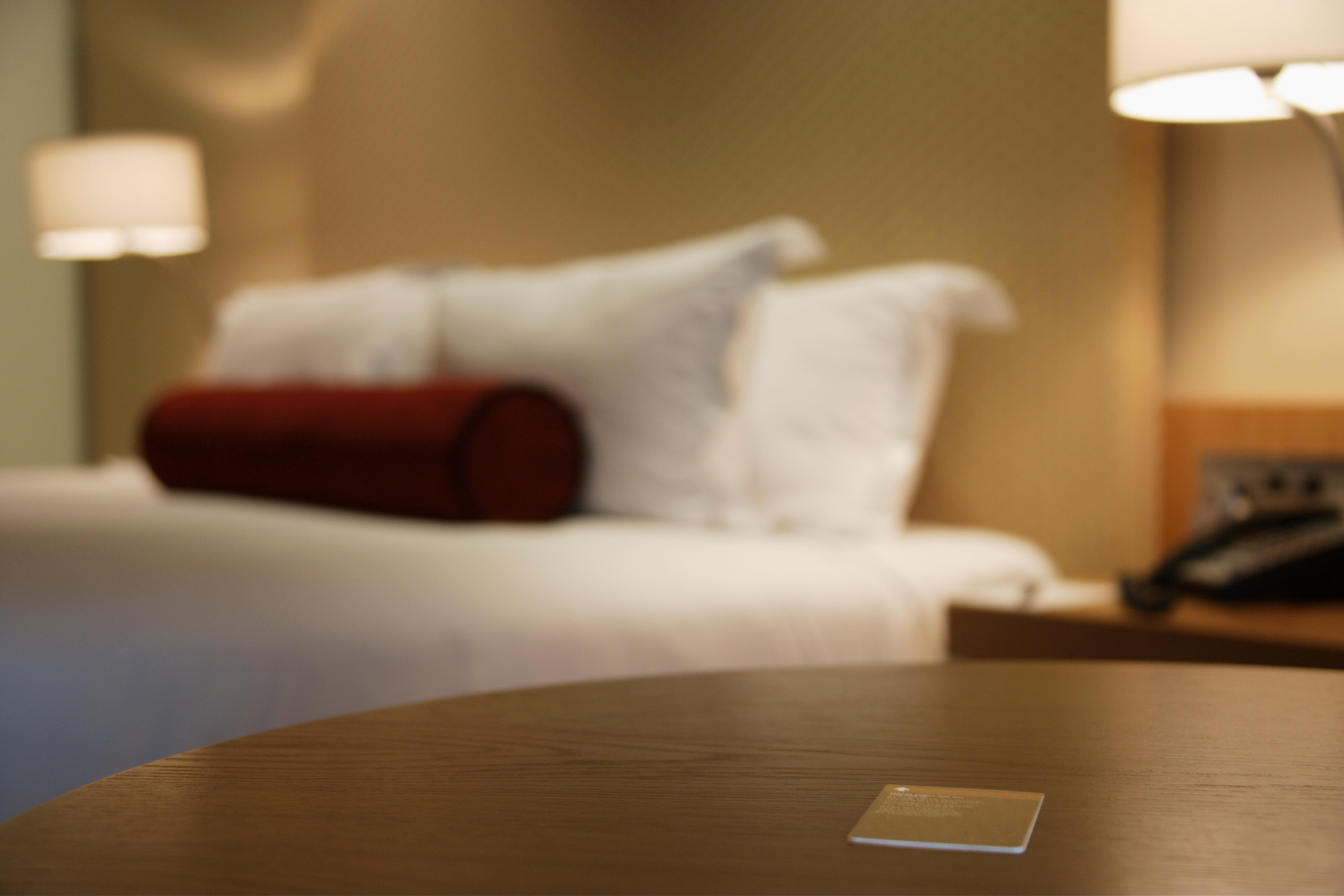 hotel-room-keycard-on-table-2026-03-26-08-38-08-utc